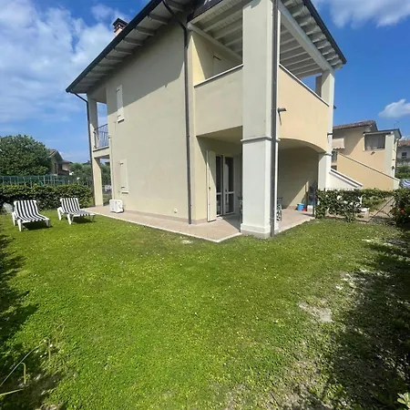 Apartment Costantin Pool And Garden Desenzano del Garda
