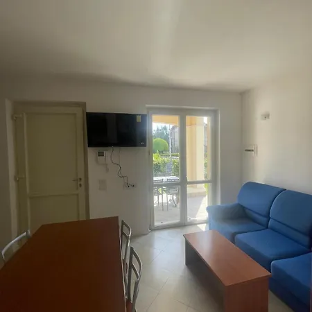Costantin Pool And Garden Apartment