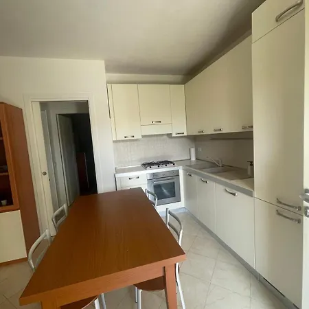 Costantin Pool And Garden * דסנזאנו דל גארדה