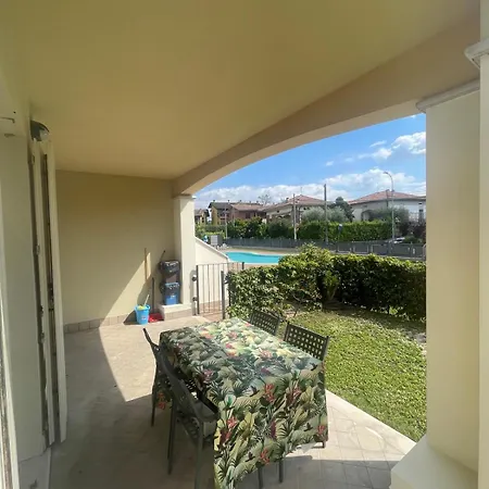 Costantin Pool And Garden דירה